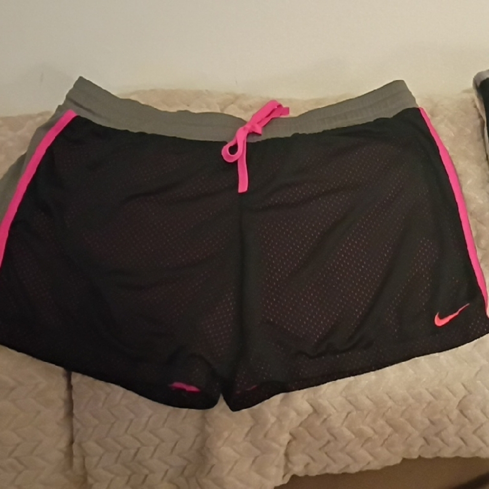 Nike Black and Pink Athletic Shorts Lightweight Sporty Design